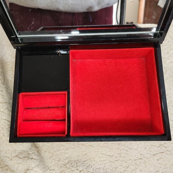 Toyo Japan Jewelry Music Box - Black w/Floral Image on Top - Picture 8 of 9